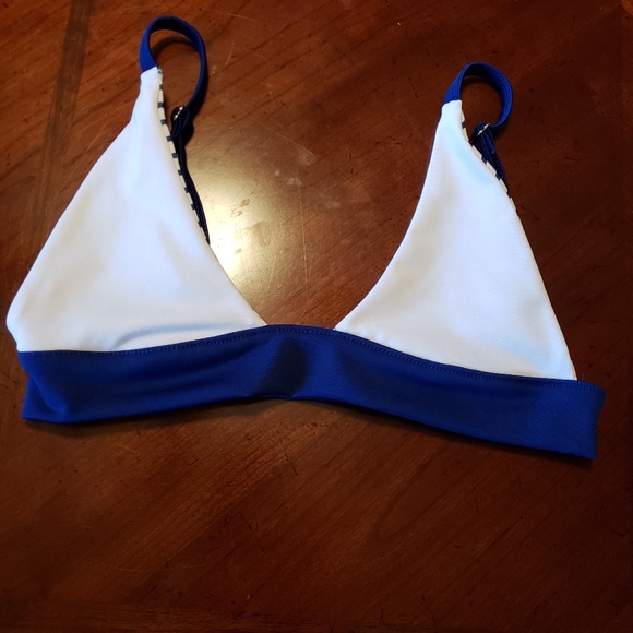 ⭐Reel Skipper Reversible Bikini Top Sz XS - Picture 2 of 3